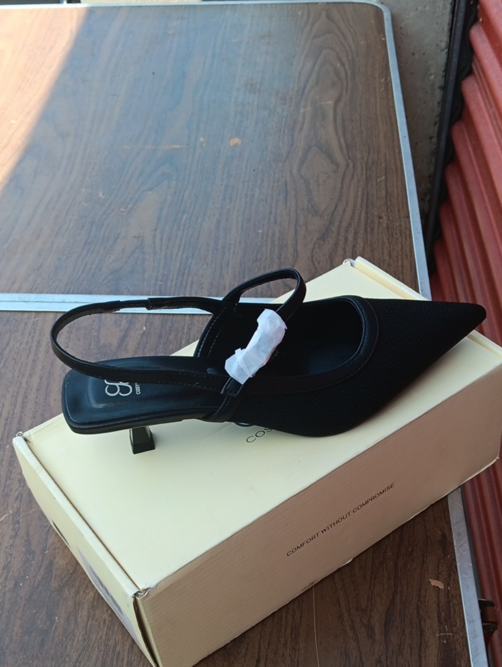Slingback Pointed Toe Black Kitten Heel — Unbranded